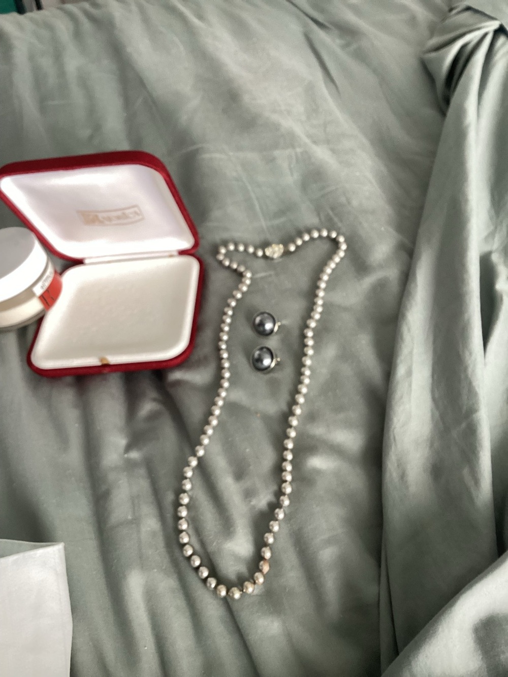 Classic Majorica gray Pearl Necklace with matching gray pearl studs.
Vintage